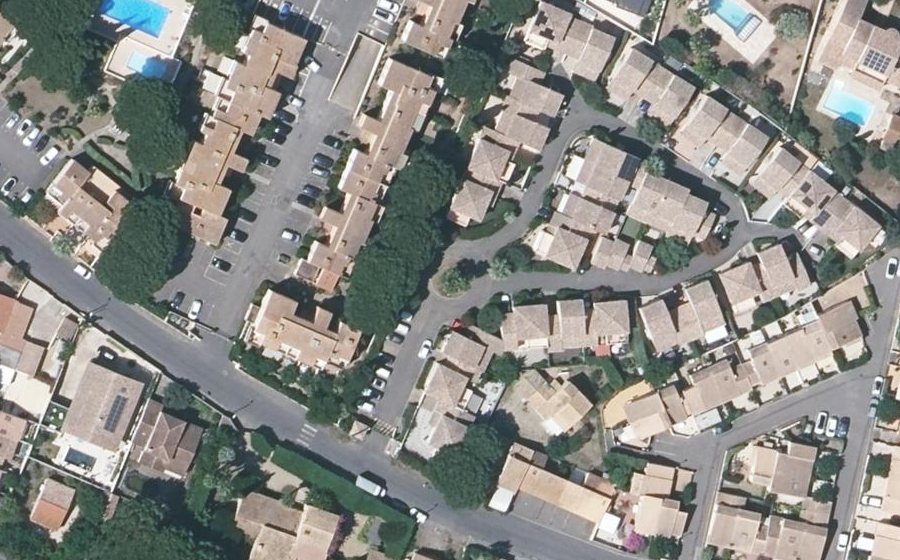 Vue aérienne du Rond-point anonyme n°430419049
