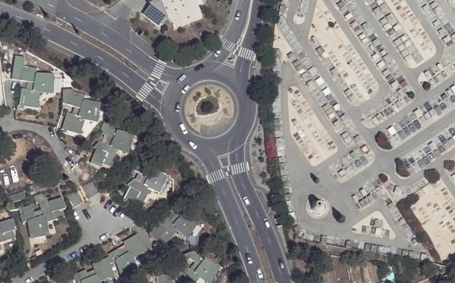 Vue aérienne du Rond-point anonyme n°43042993
