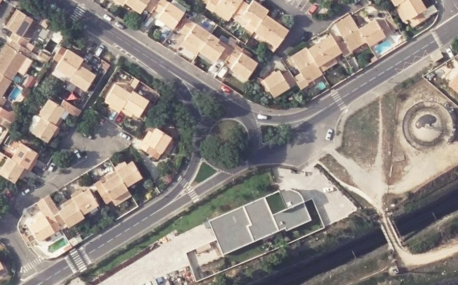 Vue aérienne du Rond-point anonyme n°43043005