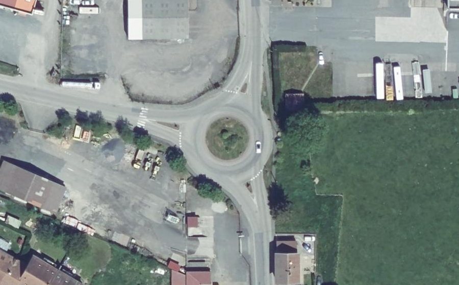 Vue aérienne du Rond-point anonyme n°43050010