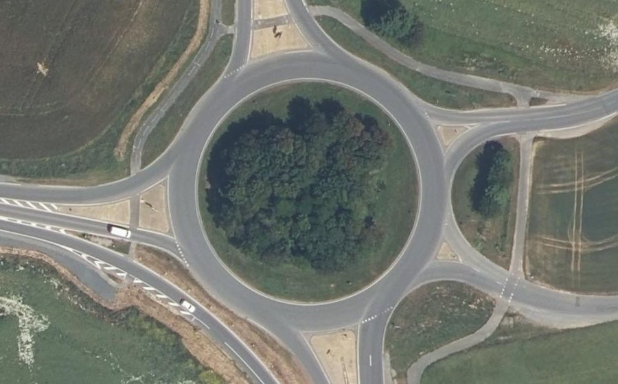 Vue aérienne du Rond-point anonyme n°4305073