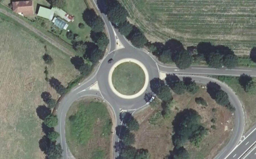 Vue aérienne du Rond-point anonyme n°43052202