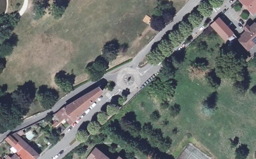 Vue aérienne du Rond-point anonyme n°4305374