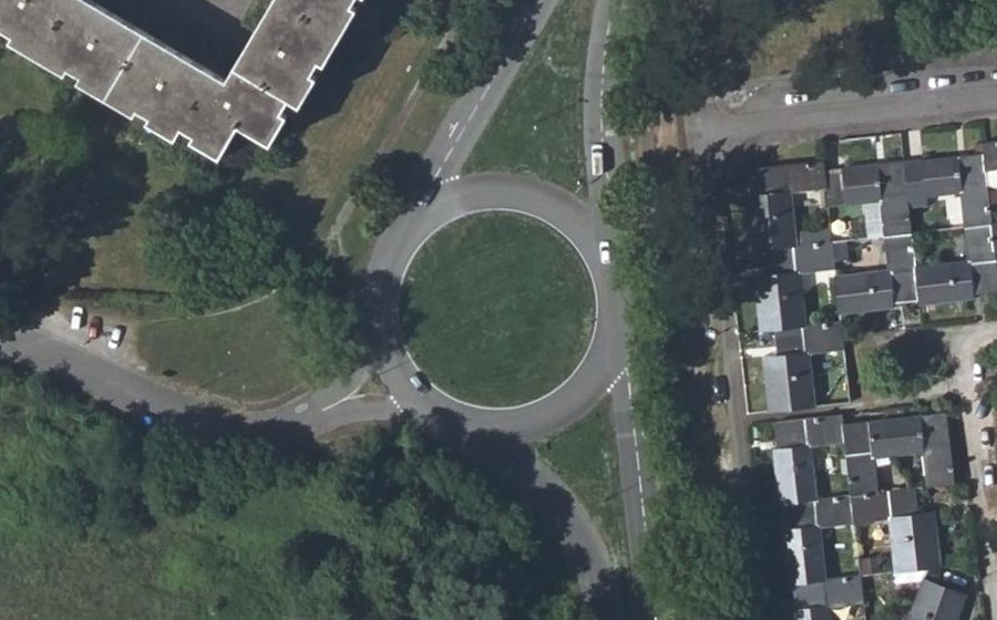 Vue aérienne du Rond-point anonyme n°43059738
