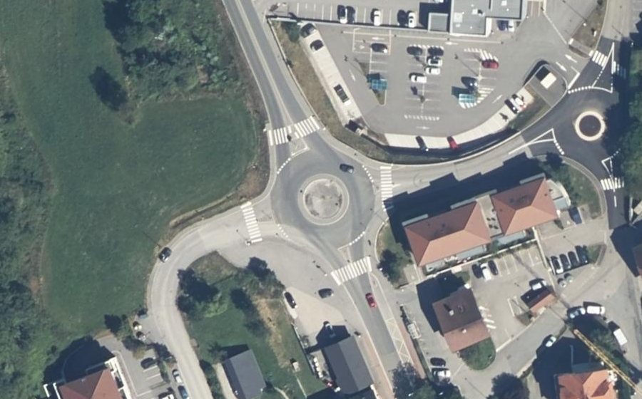 Vue aérienne du Rond-point anonyme n°4309124