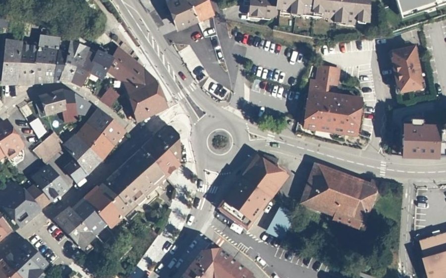 Vue aérienne du Rond-point anonyme n°4309126