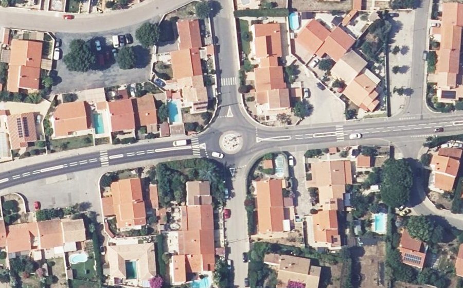 Vue aérienne du Rond-point anonyme n°43108098