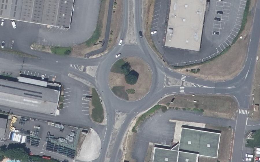 Vue aérienne du Rond-point anonyme n°43109171