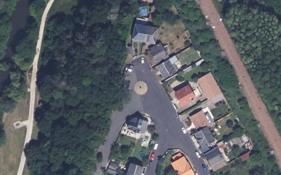 Vue aérienne du Rond-point anonyme n°43112982