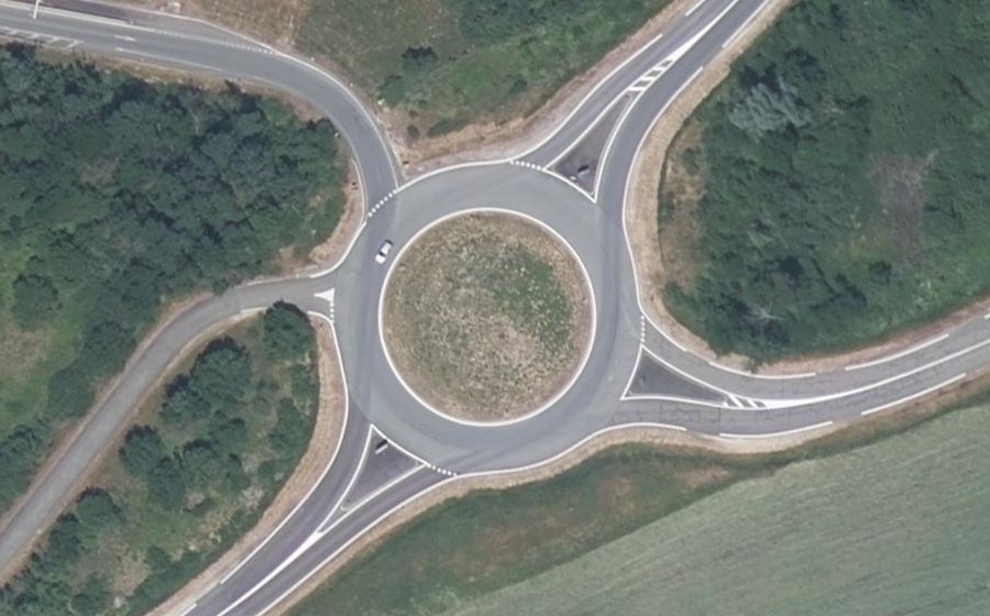 Vue aérienne du Rond-point anonyme n°43127089