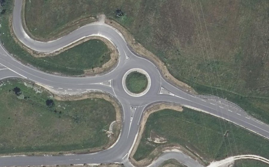 Vue aérienne du Rond-point anonyme n°431523408