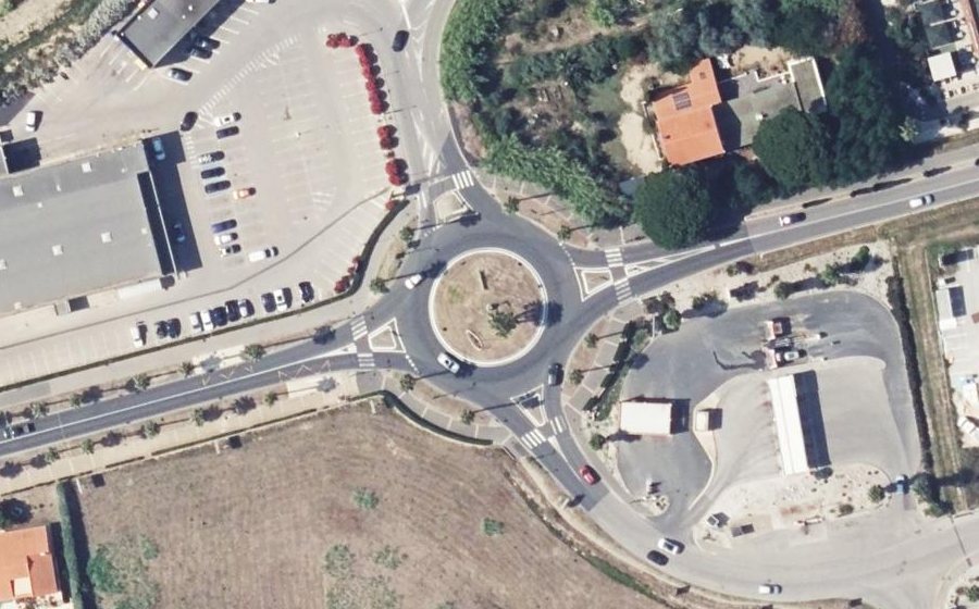 Vue aérienne du Rond-point anonyme n°43154019
