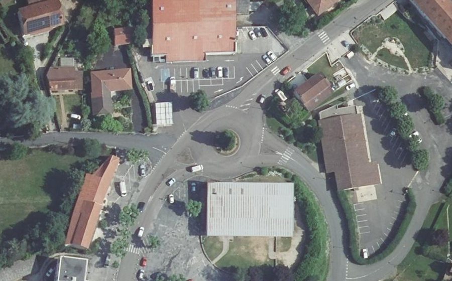 Vue aérienne du Rond-point anonyme n°43164772