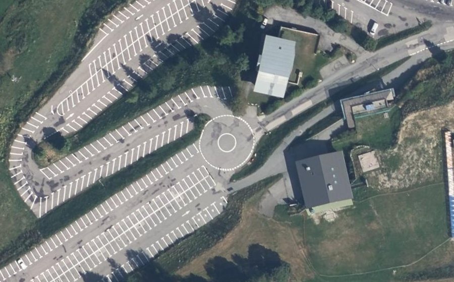 Vue aérienne du Rond-point anonyme n°43198611