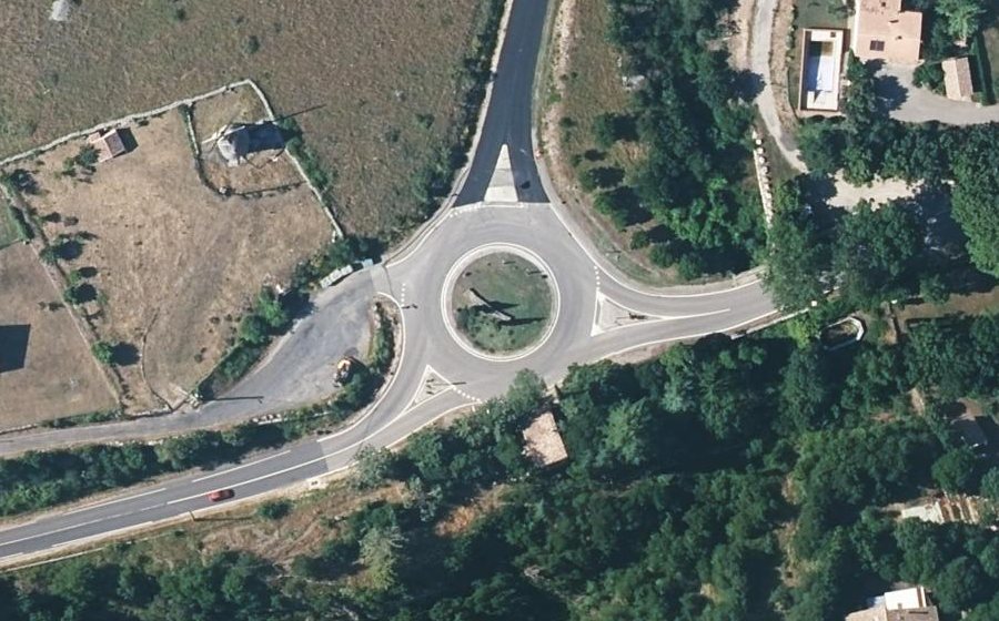 Vue aérienne du Rond-point anonyme n°43202633