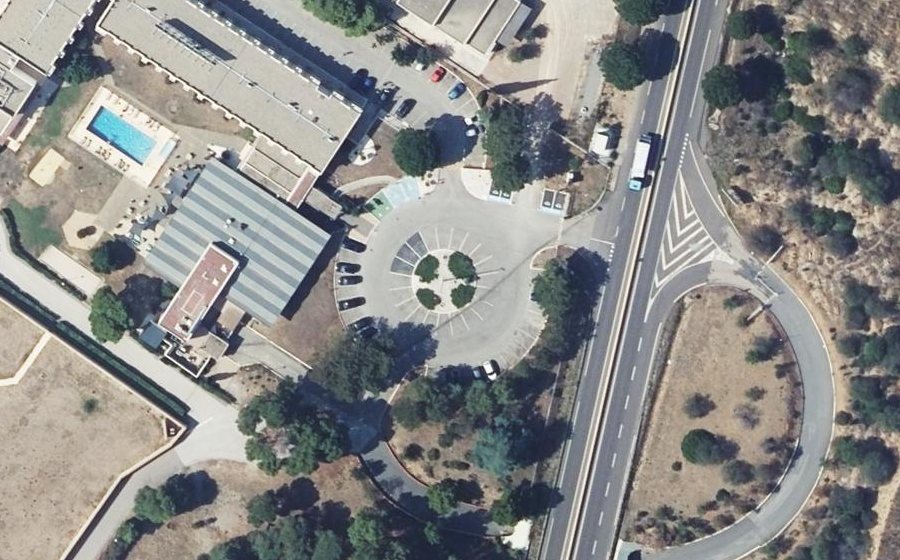 Vue aérienne du Rond-point anonyme n°43244237
