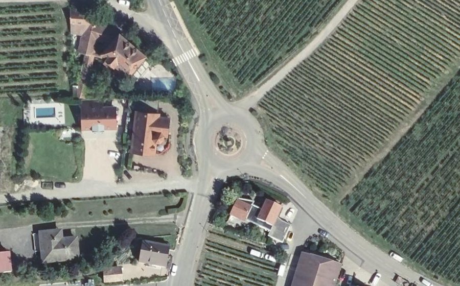 Vue aérienne du Rond-point anonyme n°43259255