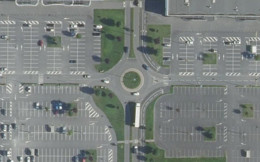 Vue aérienne du Rond-point anonyme n°43271121