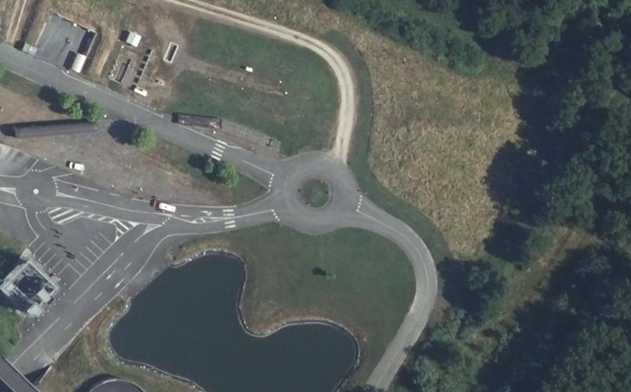 Vue aérienne du Rond-point anonyme n°432966330