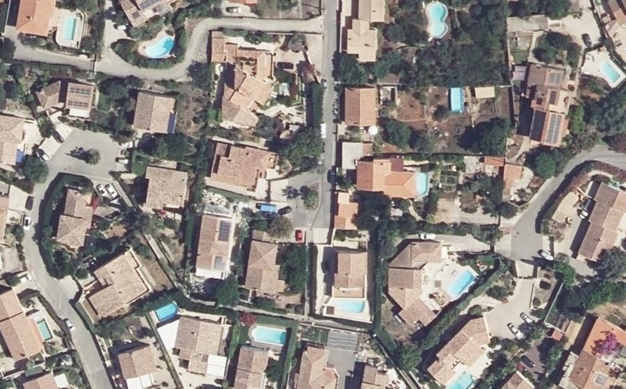 Vue aérienne du Rond-point anonyme n°432997590