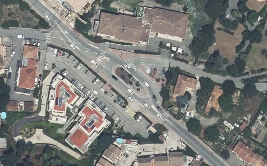 Vue aérienne du Rond-point anonyme n°433026666