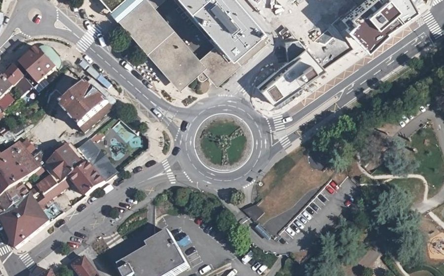 Vue aérienne du Rond-point anonyme n°4330947