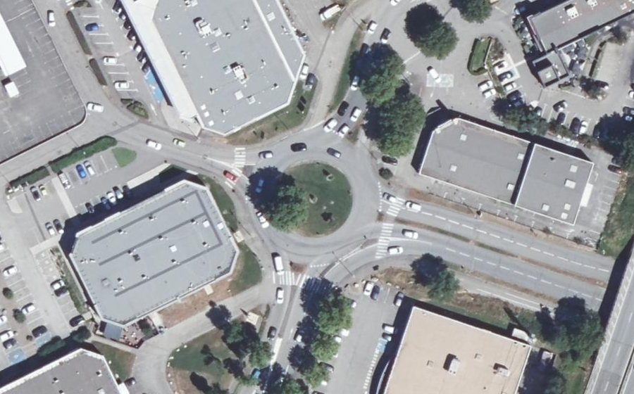 Vue aérienne du Rond-point anonyme n°4331894
