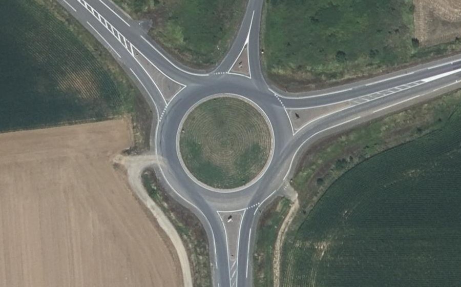 Vue aérienne du Rond-point anonyme n°43325146