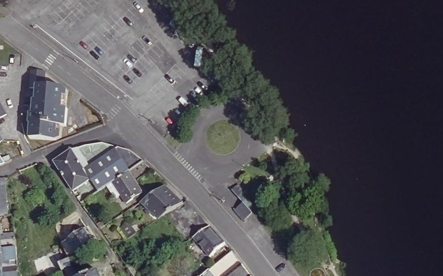 Vue aérienne du Rond-point anonyme n°433984171