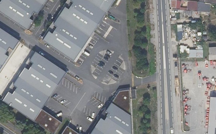 Vue aérienne du Rond-point anonyme n°434338373