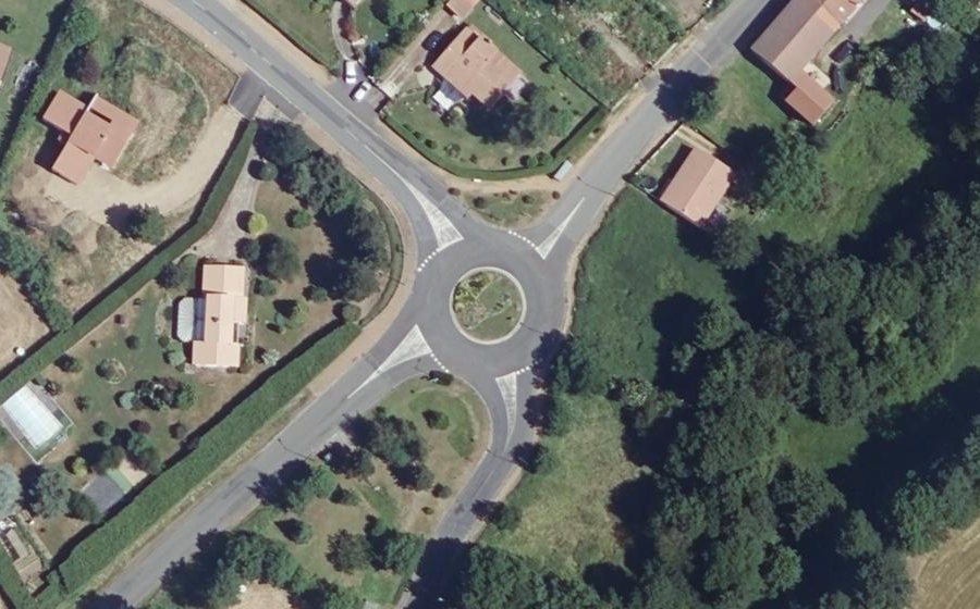 Vue aérienne du Rond-point anonyme n°4350980