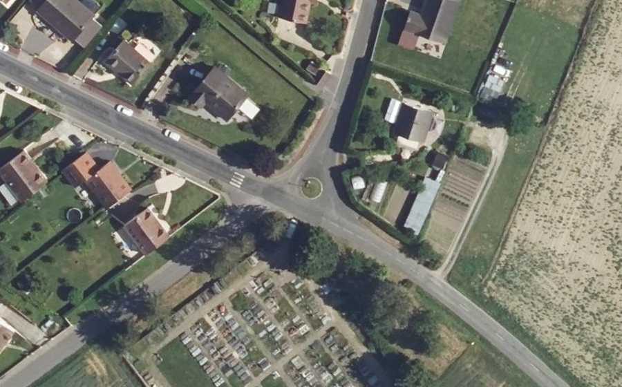 Vue aérienne du Rond-point anonyme n°43513520