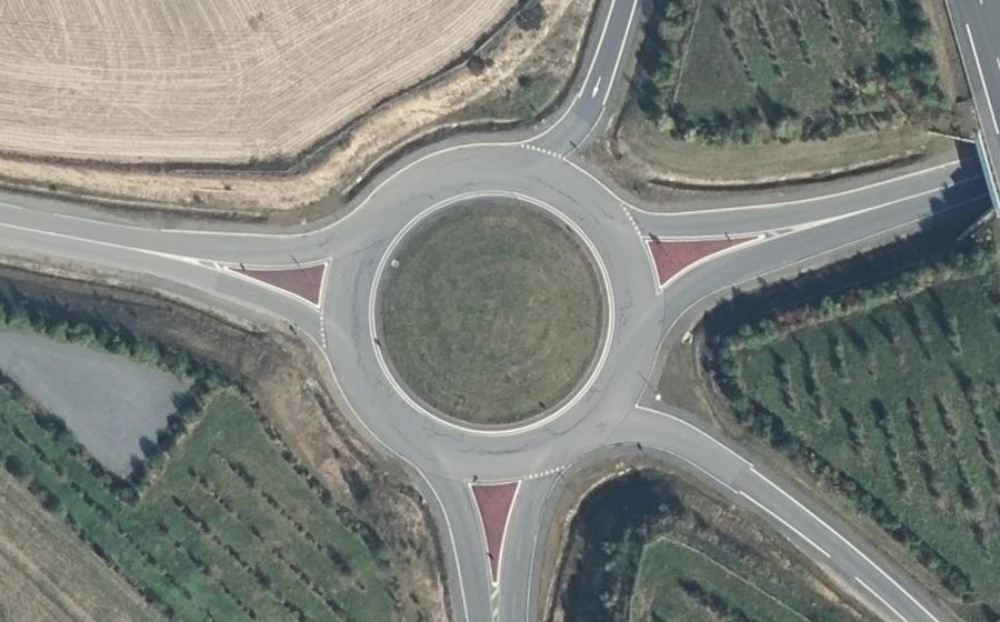 Vue aérienne du Rond-point anonyme n°435278765