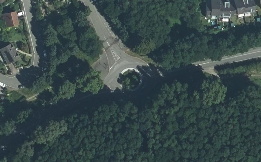 Vue aérienne du Rond-point anonyme n°43540804