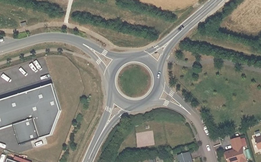 Vue aérienne du Rond-point anonyme n°4354584