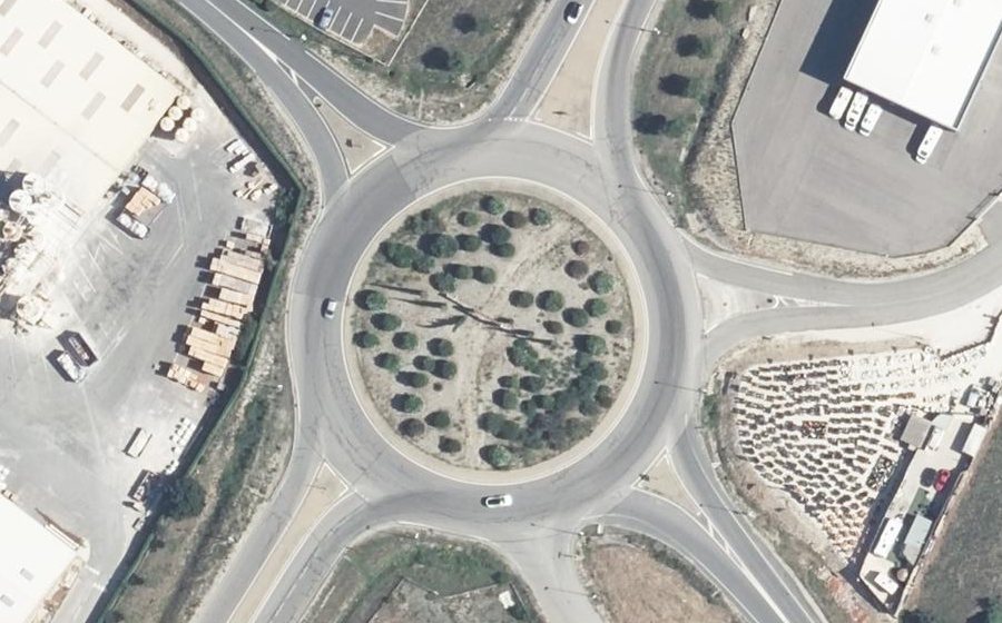 Vue aérienne du Rond-point anonyme n°4355853