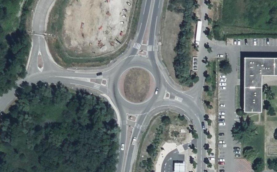 Vue aérienne du Rond-point anonyme n°4356234