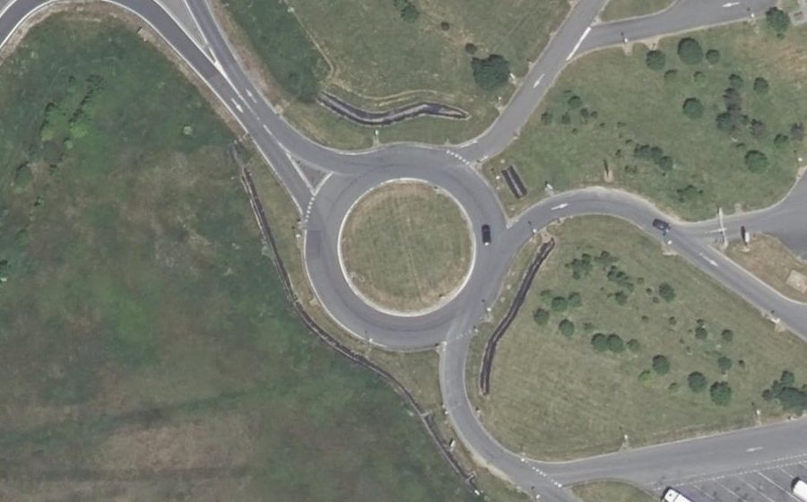 Vue aérienne du Rond-point anonyme n°43570698