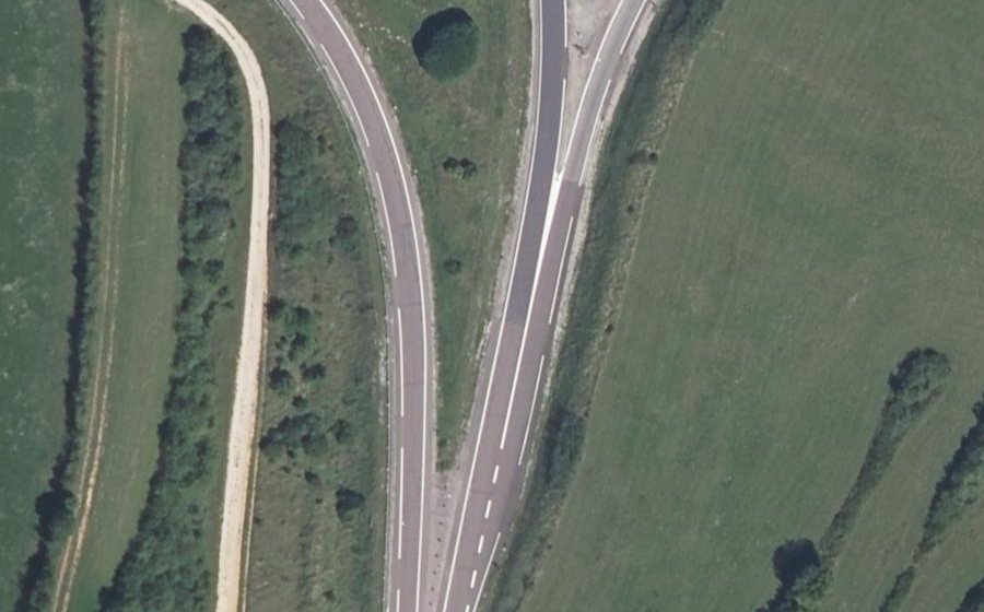 Vue aérienne du Rond-point anonyme n°435803136