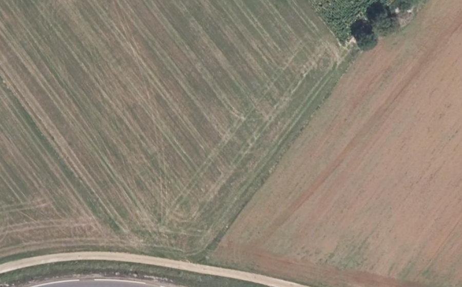 Vue aérienne du Rond-point anonyme n°435803140