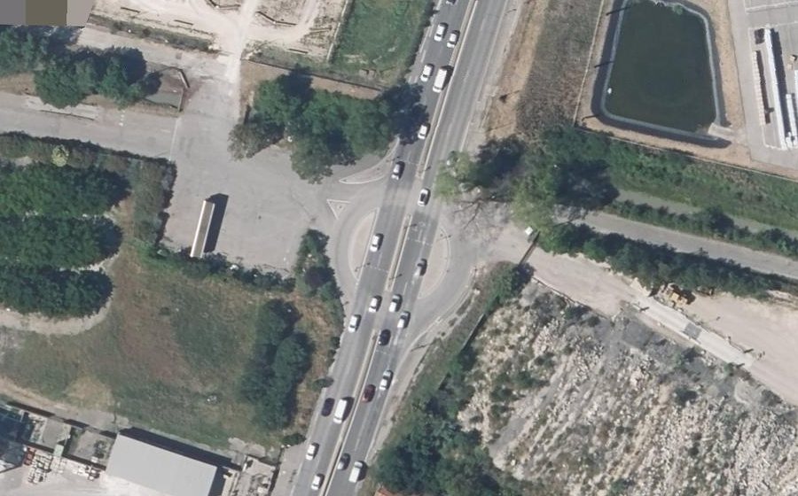 Vue aérienne du Rond-point anonyme n°435813117