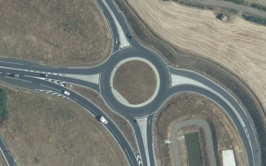 Vue aérienne du Rond-point anonyme n°435813723