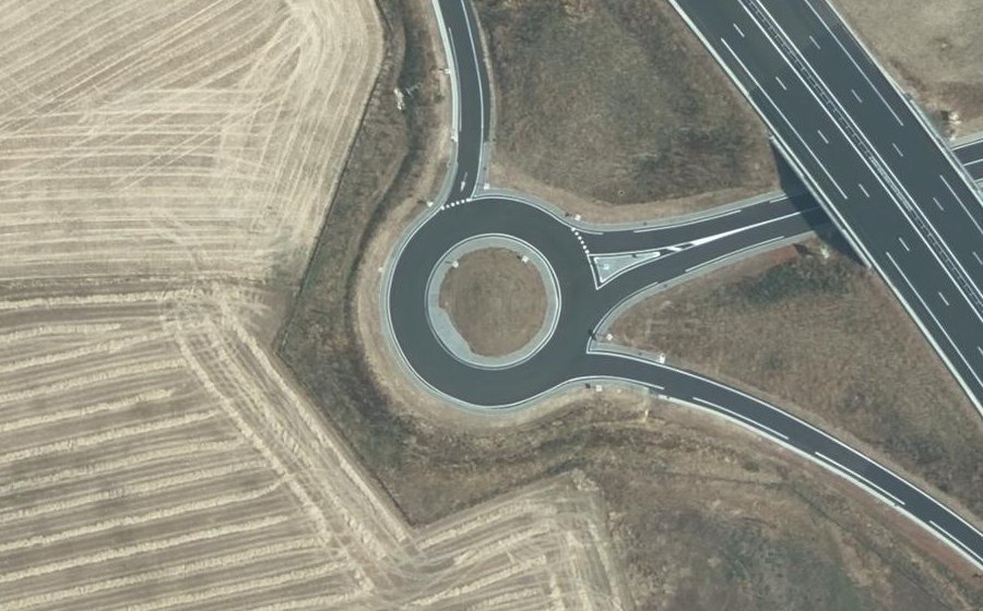 Vue aérienne du Rond-point anonyme n°435813730
