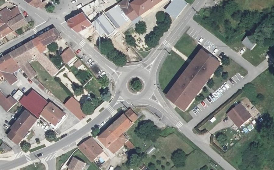 Vue aérienne du Rond-point anonyme n°4359993