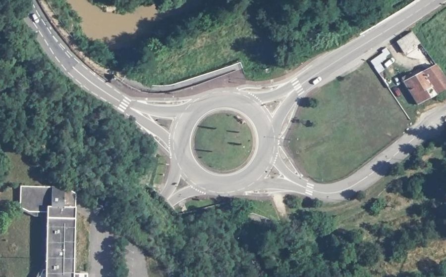 Vue aérienne du Rond-point anonyme n°4360129