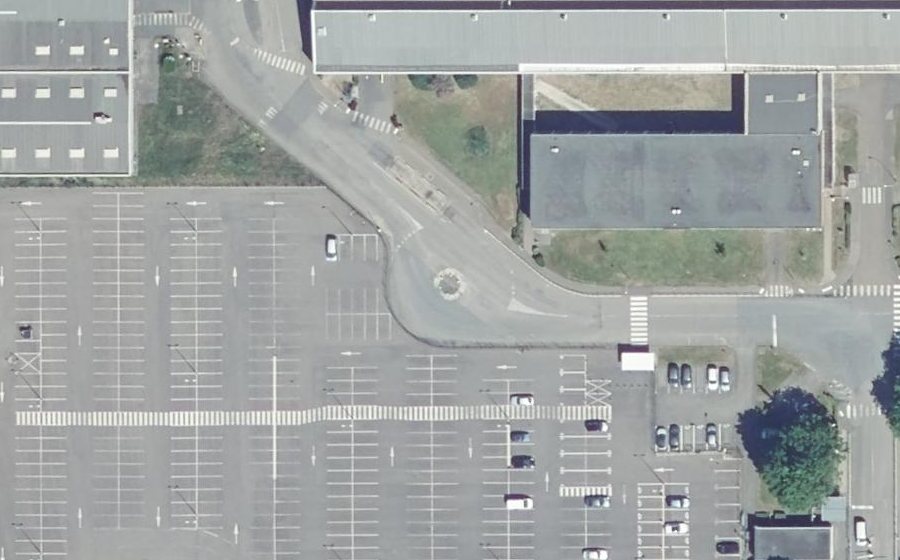 Vue aérienne du Rond-point anonyme n°436014200