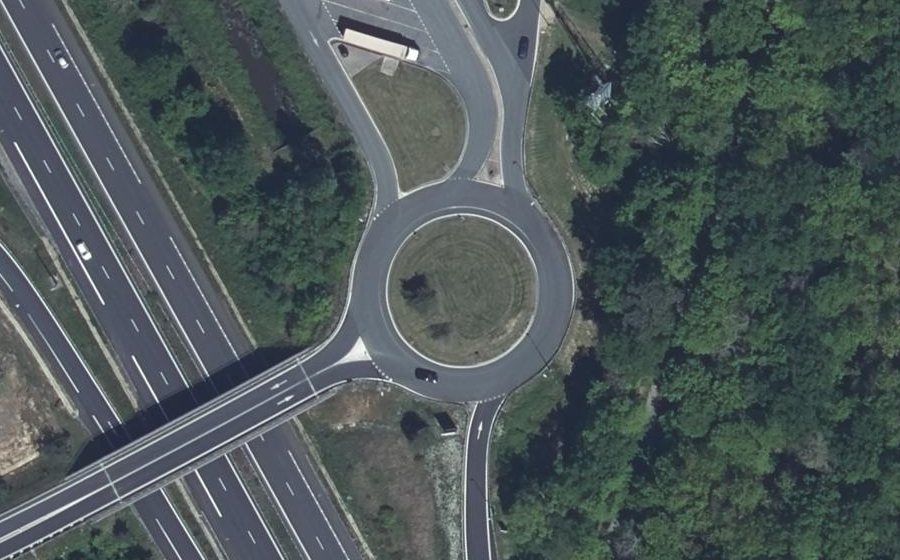 Vue aérienne du Rond-point anonyme n°43617781