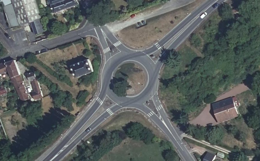 Vue aérienne du Rond-point anonyme n°43619662