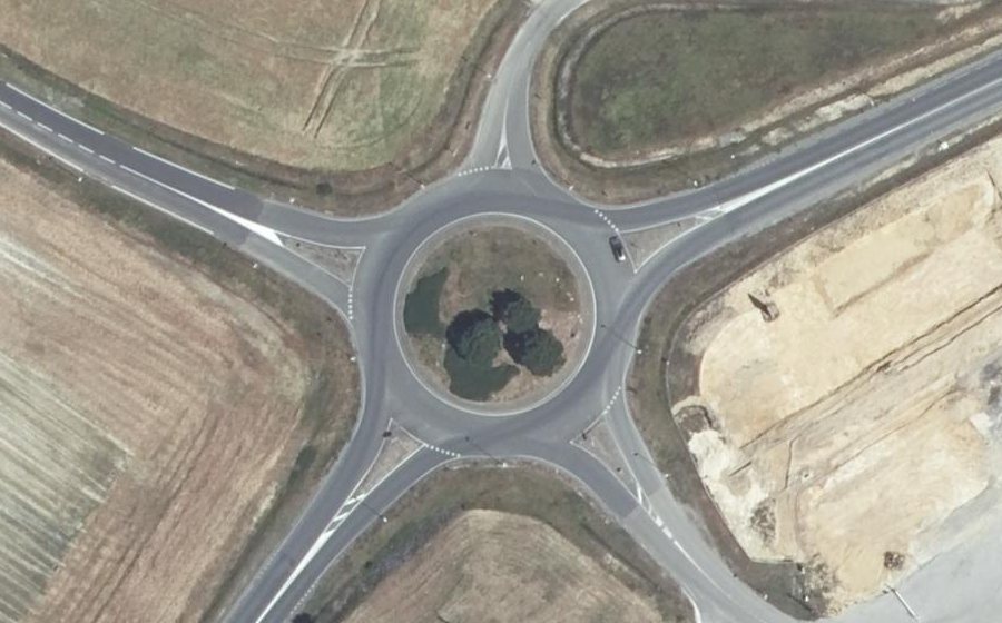 Vue aérienne du Rond-point anonyme n°43619773