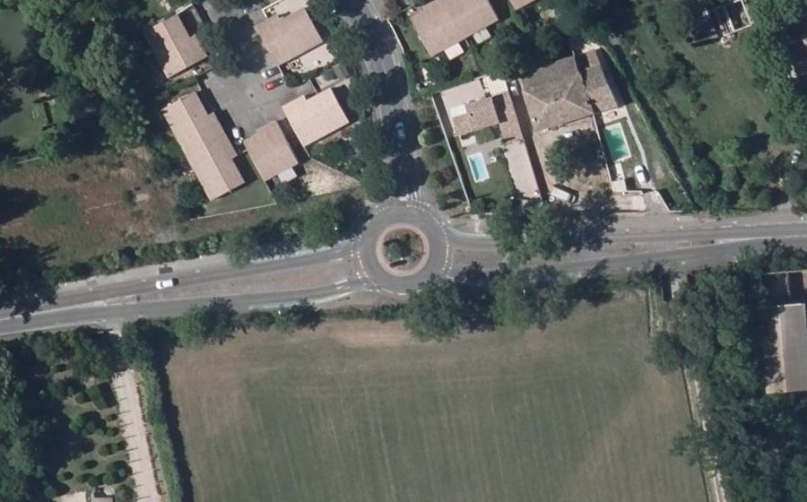 Vue aérienne du Rond-point anonyme n°43646951